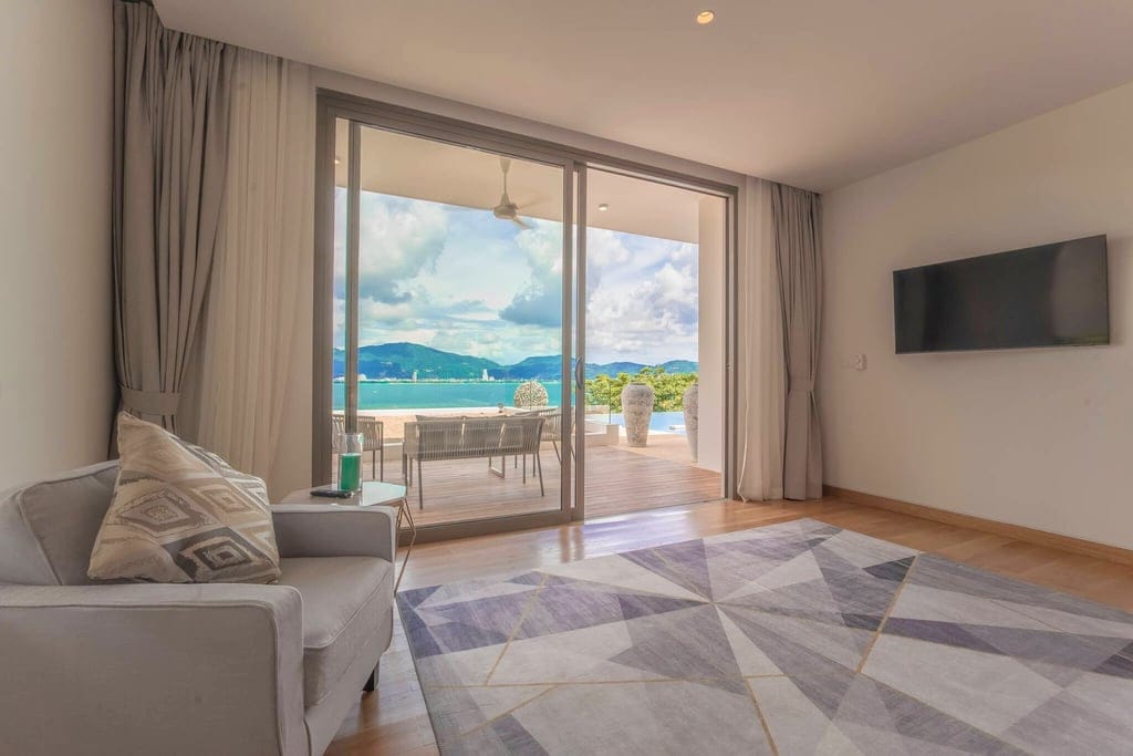 01 master bedroom with a view@2