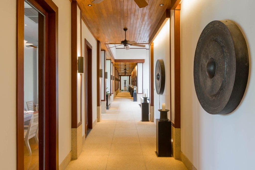 2nd fl walk way villa chanjar