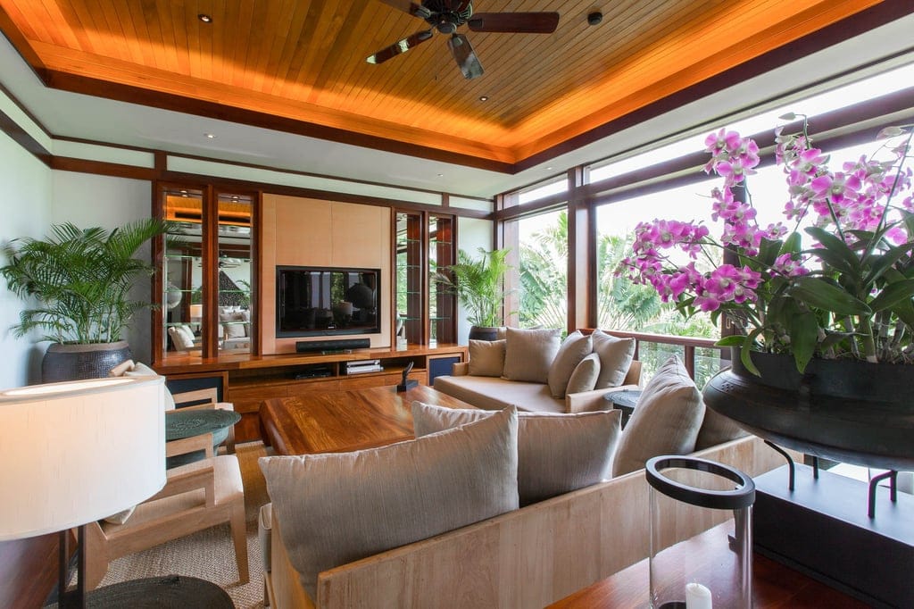 2nd fl family room villa chanjar