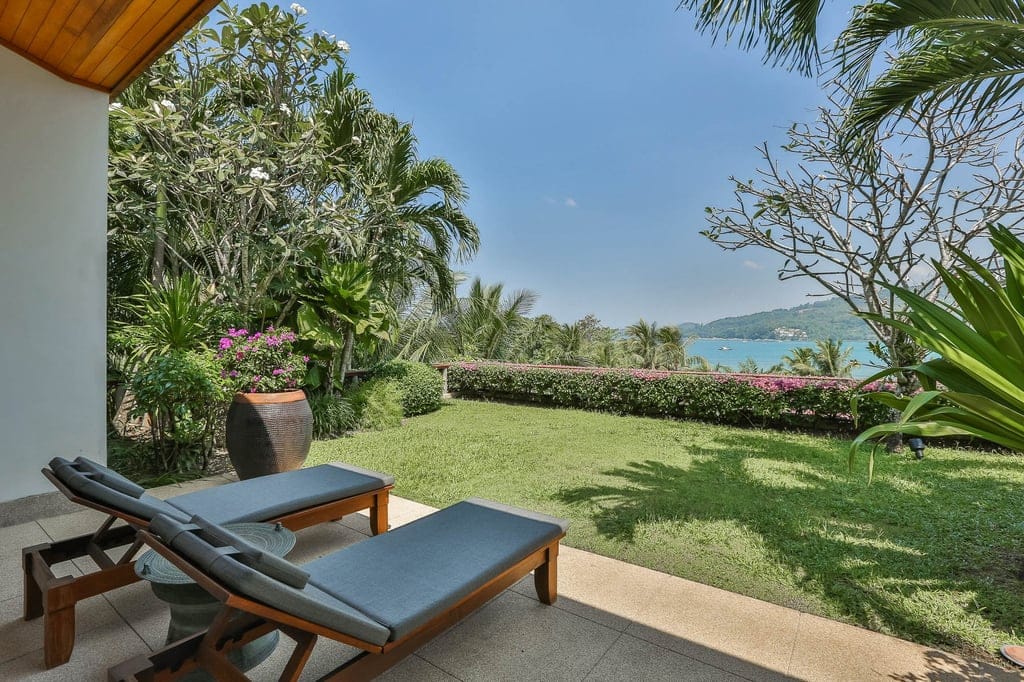 villa chanjar lawn infront of master bedroom