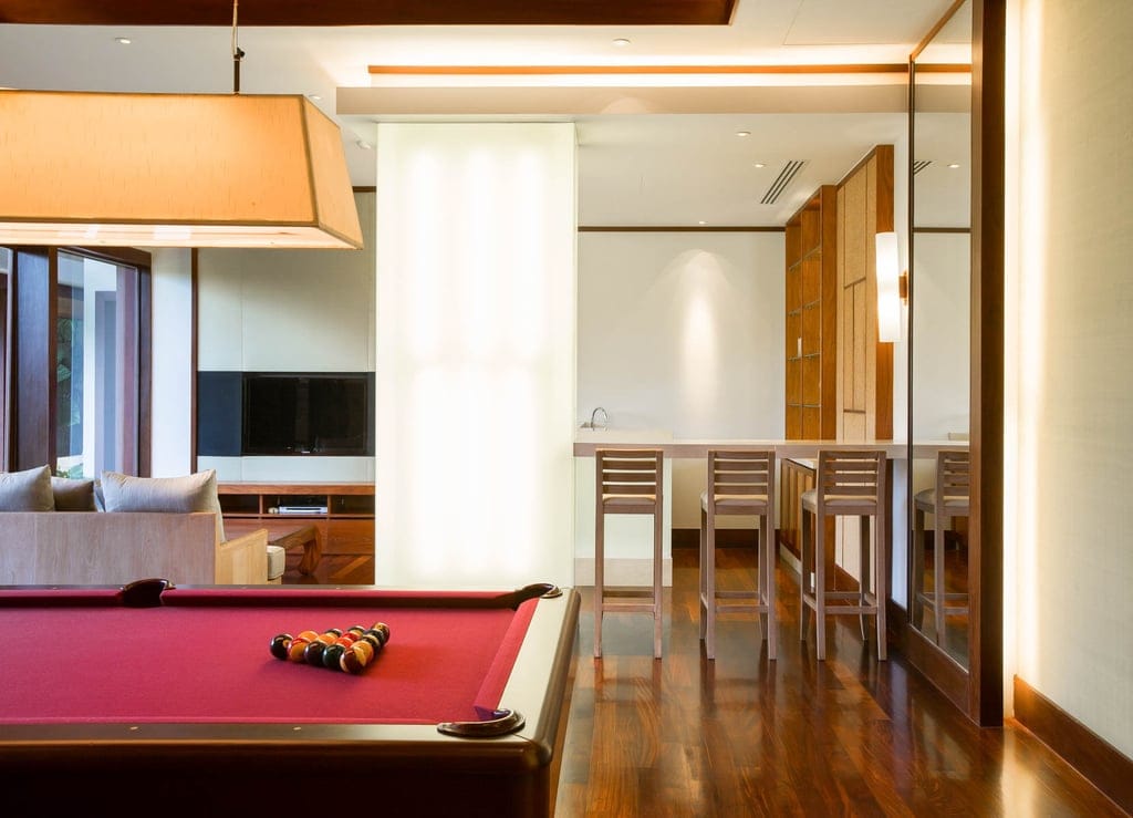 villa chanjar pool table & bar