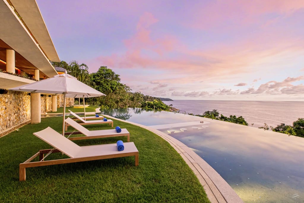 18 villa cascade pool deck 4
