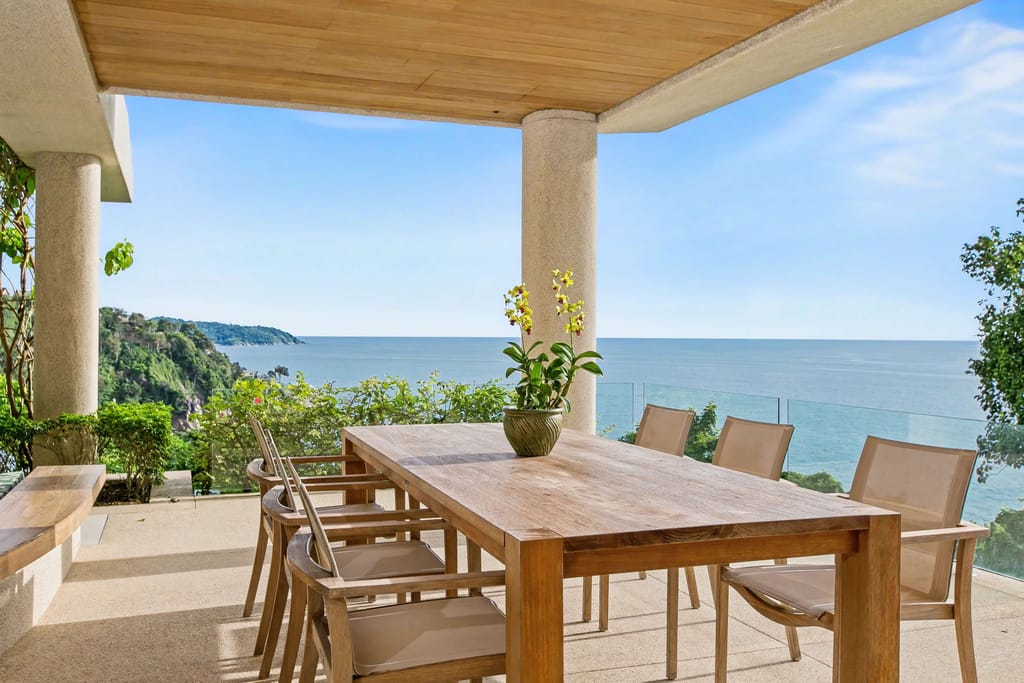 47 villa cascade outdoor dining 1