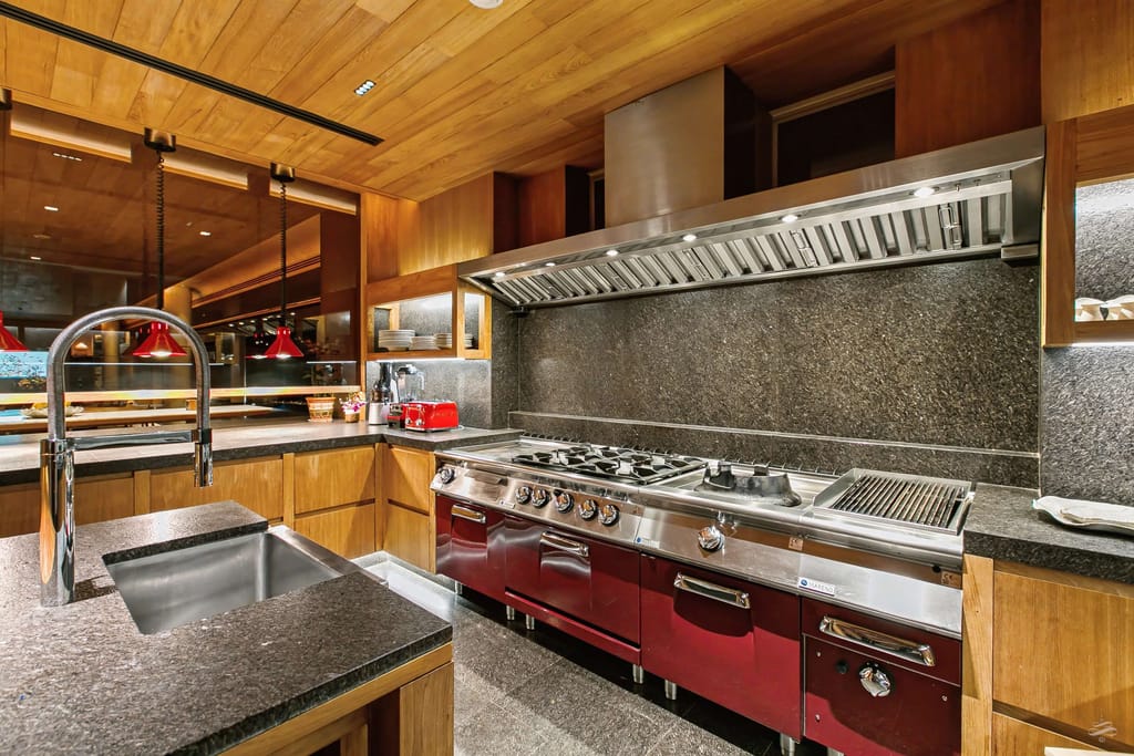 51 villa cascade kitchen 3