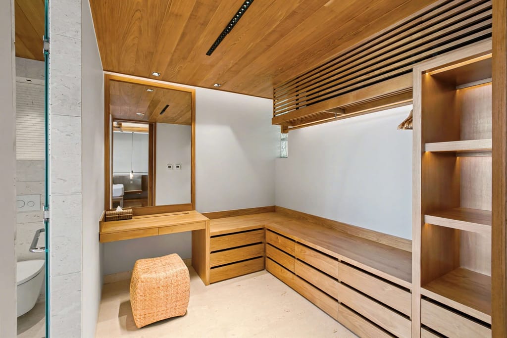 room #1 master bathroom villa cascade bedroom walk in closet