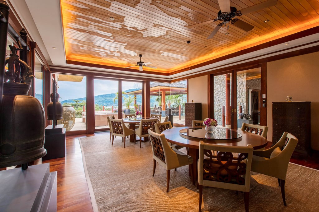 seaview indoor dinning