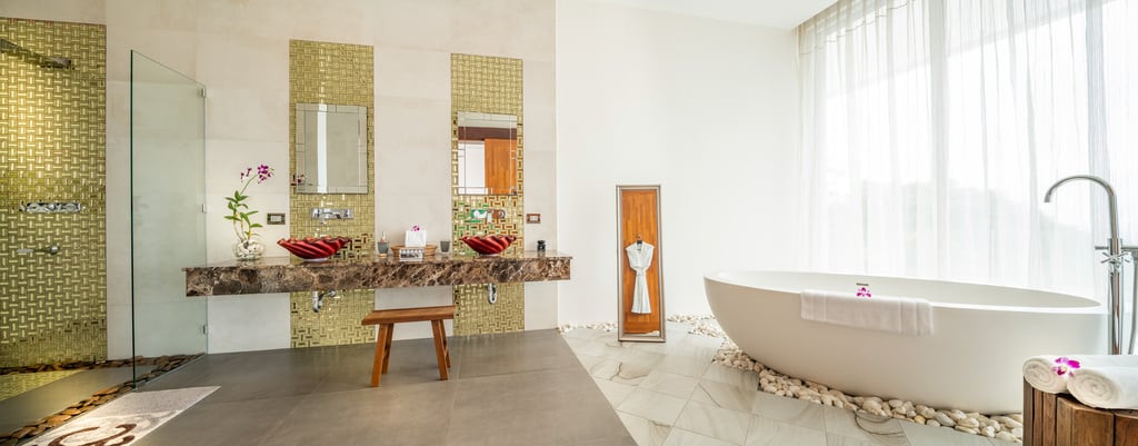 villa solaris third bedroom bathroom