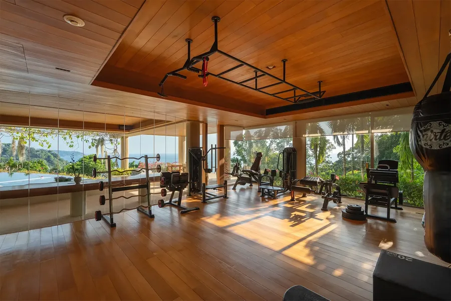 Indoor gym with sea view