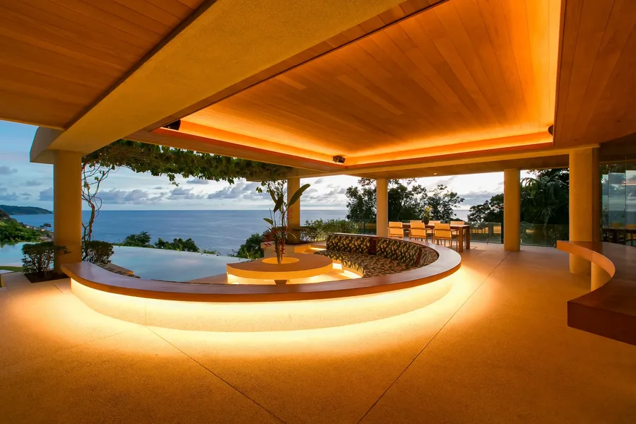 Sunken sala lounge facing the sea in the evening